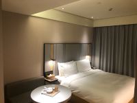 全季酒店(上海同济大学店) - 高级大床房