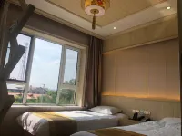 Ruijing Haug Holiday Inn