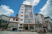 Daxin Yijun Homestay Hotel a Shuolong
