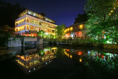 Overseas Chinese Town Phoenix Hakka Hotel (Gankeng Ancient Town Shop) Hotel a Buji Subdistrict and Shenzhen East Railway Station