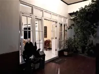 Banana Homestay Hotell i Maguwoharjo