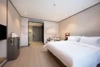 HanTing Hotel (Lianyungang Jiefang East Road Wanrun Commercial Street) Hotels in Lianyungang