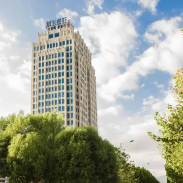 Jinming Rezen Select Hotel (Qinhuangdao) Hotels near Xinao Underwater World