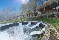 West Hot Spring Resort - Varme kilder