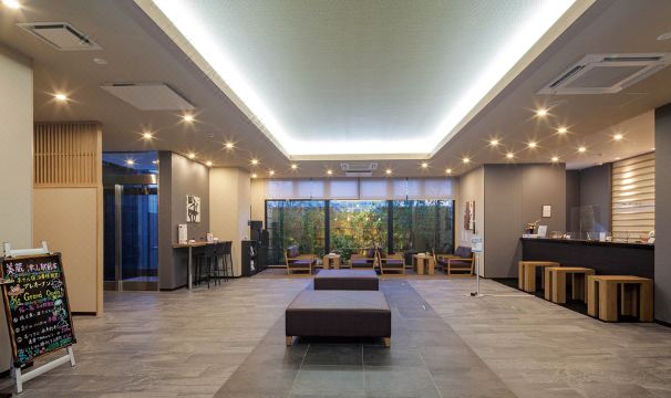 호텔 루트 인 츠야마 역앞 외관