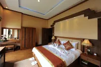 The Golden Lake Hotel - Parkplatz