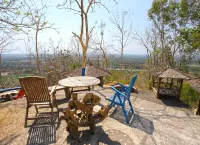 NewAlasKuliner & HomestayWatulumbung Hotels in Kretek