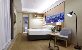 Vienna International Hotel (Xi'an East Chang'an Street subway station store)