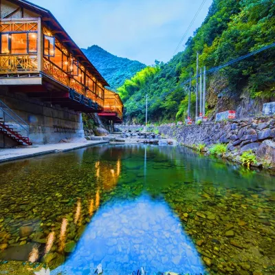 Tonglu Half Homestay Hotels near Baiyunyuan