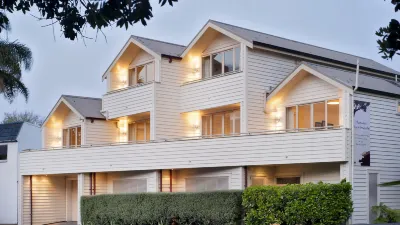 Hananui Lodge and Apartments