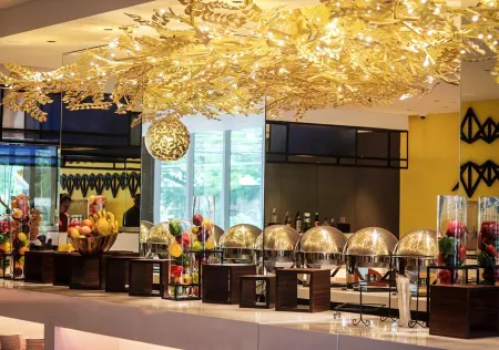 Acacia Hotel Davao Отели рядом с достопримечательностью «Лонг Хуа Темпл»