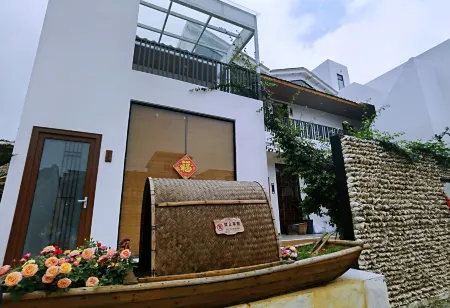 Xihai Yanshan Homestay Отели рядом с достопримечательностью «Hailing Island National Wetland Park of Mangrove Forest»