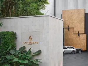 Four Seasons Hotel Bangkok at Chao Phraya River