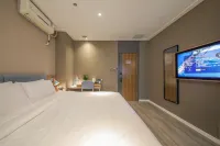 Homeinn · neo (Wuhan Jianghan Road Pedestrian Street)