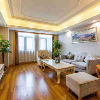 銅鑼灣大酒店(赤壁北站店) Rooms