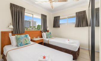 Bay Village Tropical Retreat & Apartments