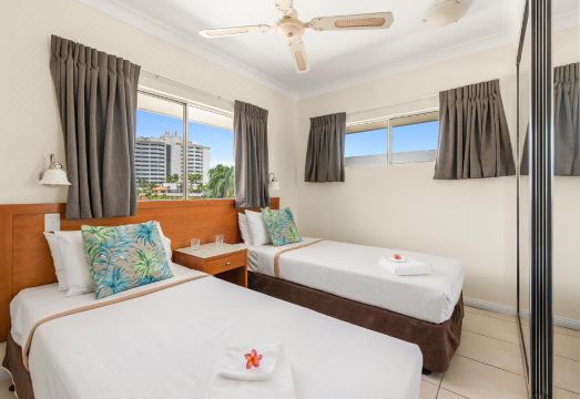 베이 빌리지 트로피컬 리트리트 외관 및 열대 정원