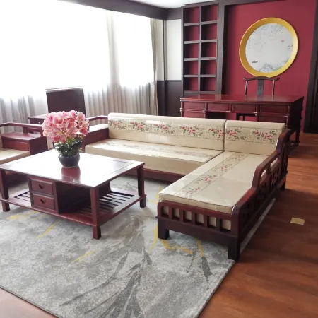 Redwood International Hotel