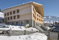 Saanen Gstaad Youth Hostel Hotels near Saanen