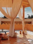 Huocheng Zao Manor - familiares