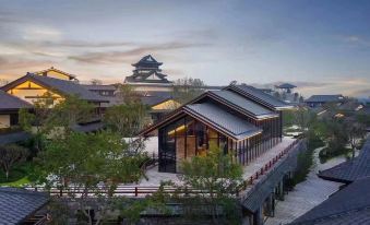 Qingdao Yixing Fang Hua Jian Tang · Lan She