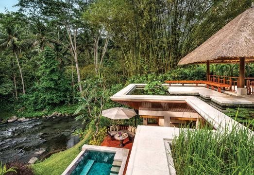 포시즌스 사얀 전경