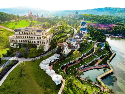 Xundian Fenglongwan Resort Hotel