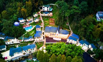 Chongzhou Jiulonggou Huimeiye luxury hot spring hotel