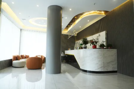 Xinglong Holiday Hotel (Liling Liquan Road Railway Station)