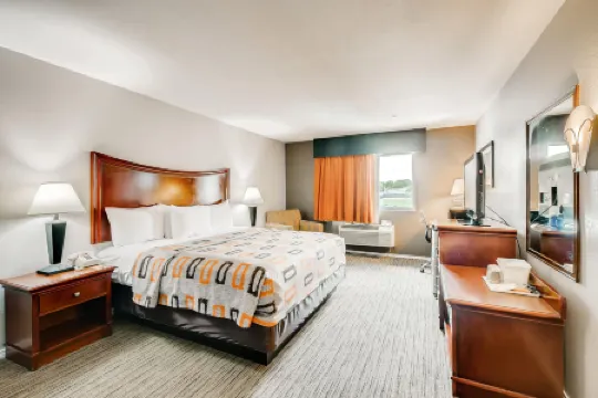 Orangewood Inn and Suites Midtown