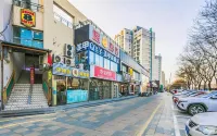 Super 8 Hotel (Beijing Sports University Qinghe Subway Station) Hotels in Haidian District