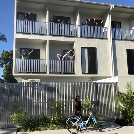 Redhill Cairns Living - Martyn St