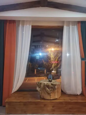 Wolong Inn Отели рядом с достопримечательностью «Wolong Town»