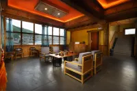 Zangbo Jingshe B&B (Kangding Xinduqiao Branch)