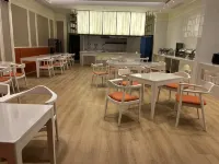 Vienna Hotel ( Xiangyang Greenland Fun City Global City Shop) - Aamiainen