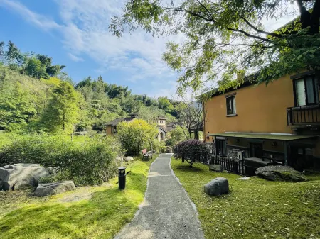 Huashuiwan Youshang Youya Villa Отели рядом с достопримечательностью «Xiling Snow Mountain»