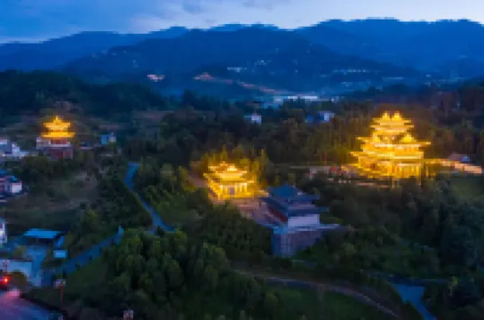 鳳慶思莉樸飯店（文昌閣滇紅古鎮店）