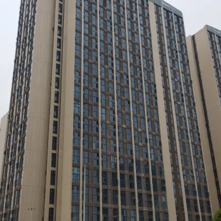 Langji Tianya Sensen Apartment (Nanning Lanjing World Shop)