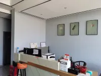 Heqing Xiyi Qianxun Hotel