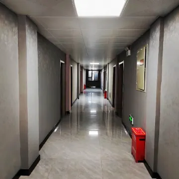 Dongcheng Hotel (Hami North Exit Shop)