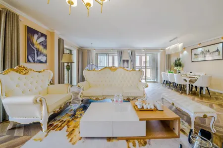 Qingdao Sky Villa Hotel (May Fourth Square)