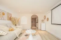 Yonghewu Designer Homestay (Xinyingxincheng Branch)