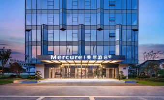 Mercure Nantong Suxitong Riverside Hotel