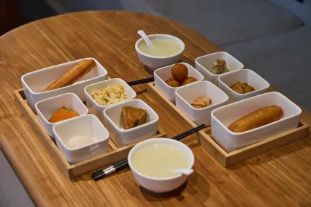 Floral Hotel · Jiuhuashan Nanyue hotel (Meat Body Palace Branch) Отели рядом с достопримечательностью «Zhiyuan Chenxi»