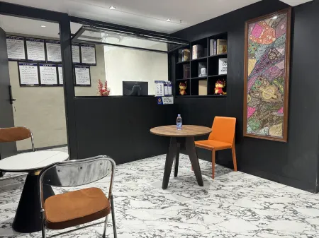 Niduo Puyue Liangshe (Leshan High Speed Railway Station Shihao Plaza Store)