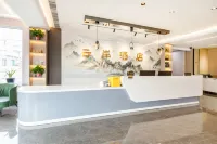 Yunan Business Hotel (Taoxian Airport Shenyang Conservatory of Music)