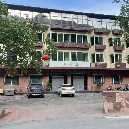 Zhangshiyan Jiufeng Hostel