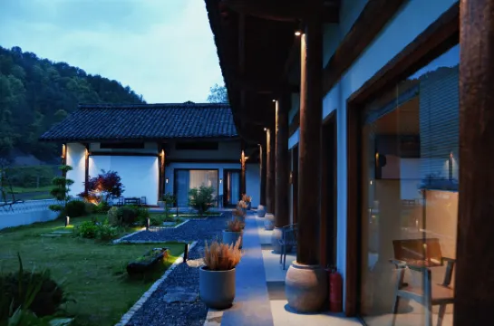 Yanyunli Homestay (Guangyuan Zengjiashan Scenic Area) - bar