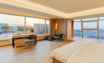 Weihai Bihai Lanwan Hotel (Huoju 8th Street International Coastal Baths)