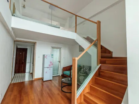 Monster E-sports Apartment Отели в г. Сиюань